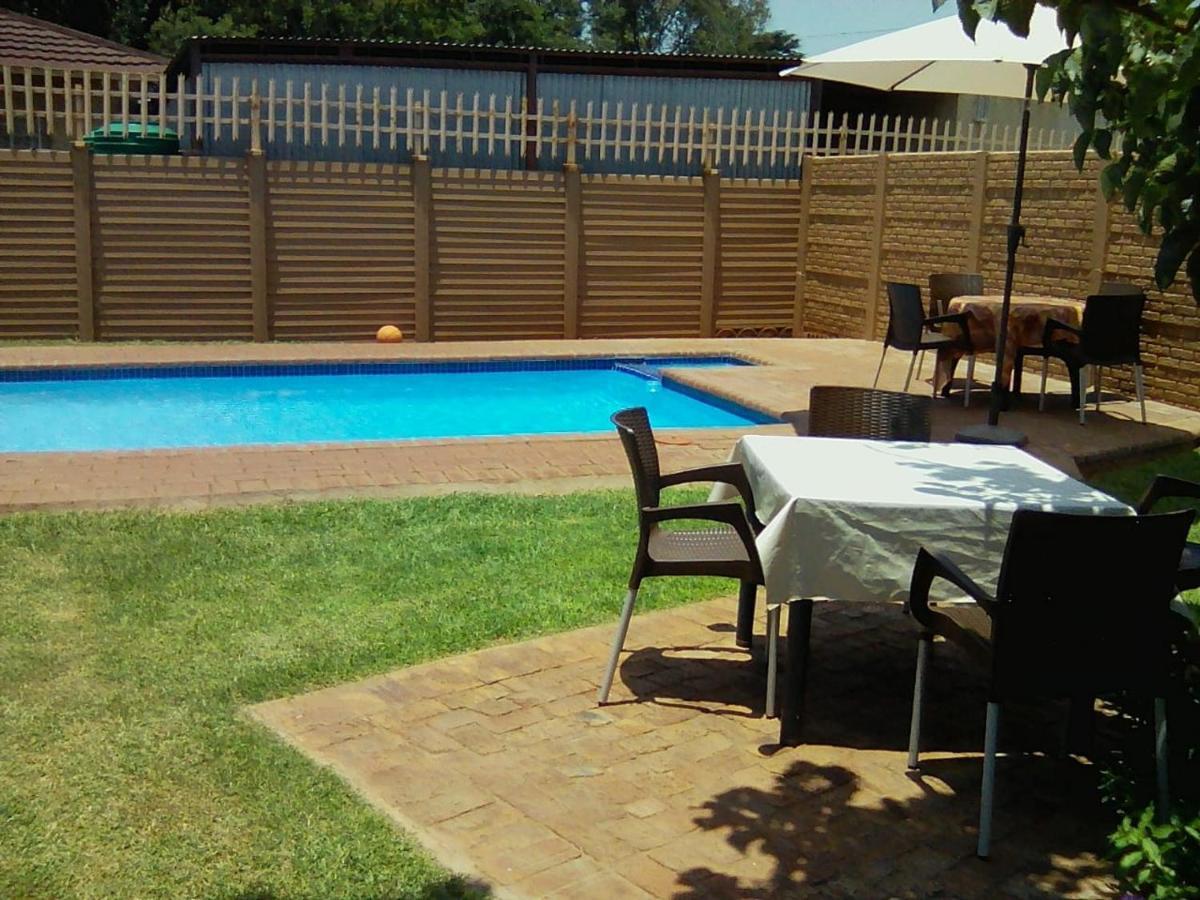 White Rose Guest House Vanderbijlpark Zewnętrze zdjęcie