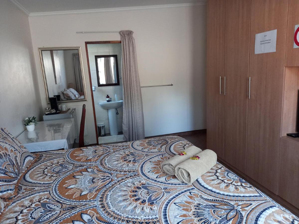 White Rose Guest House Vanderbijlpark Zewnętrze zdjęcie